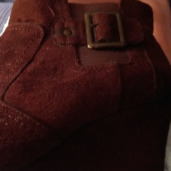 Shoes - Picture 4 of 4